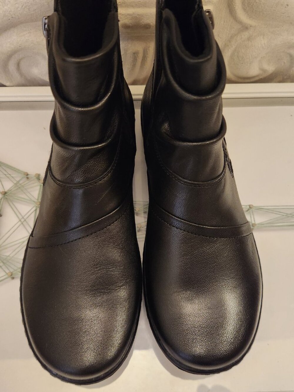 Clarks Leather "Cora Pace" Booties. NWT. Size 7